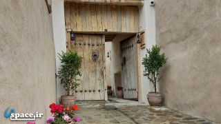 درب ورودی اقامتگاه بوم گردی اله بوم - قزوین - روستای الولک
